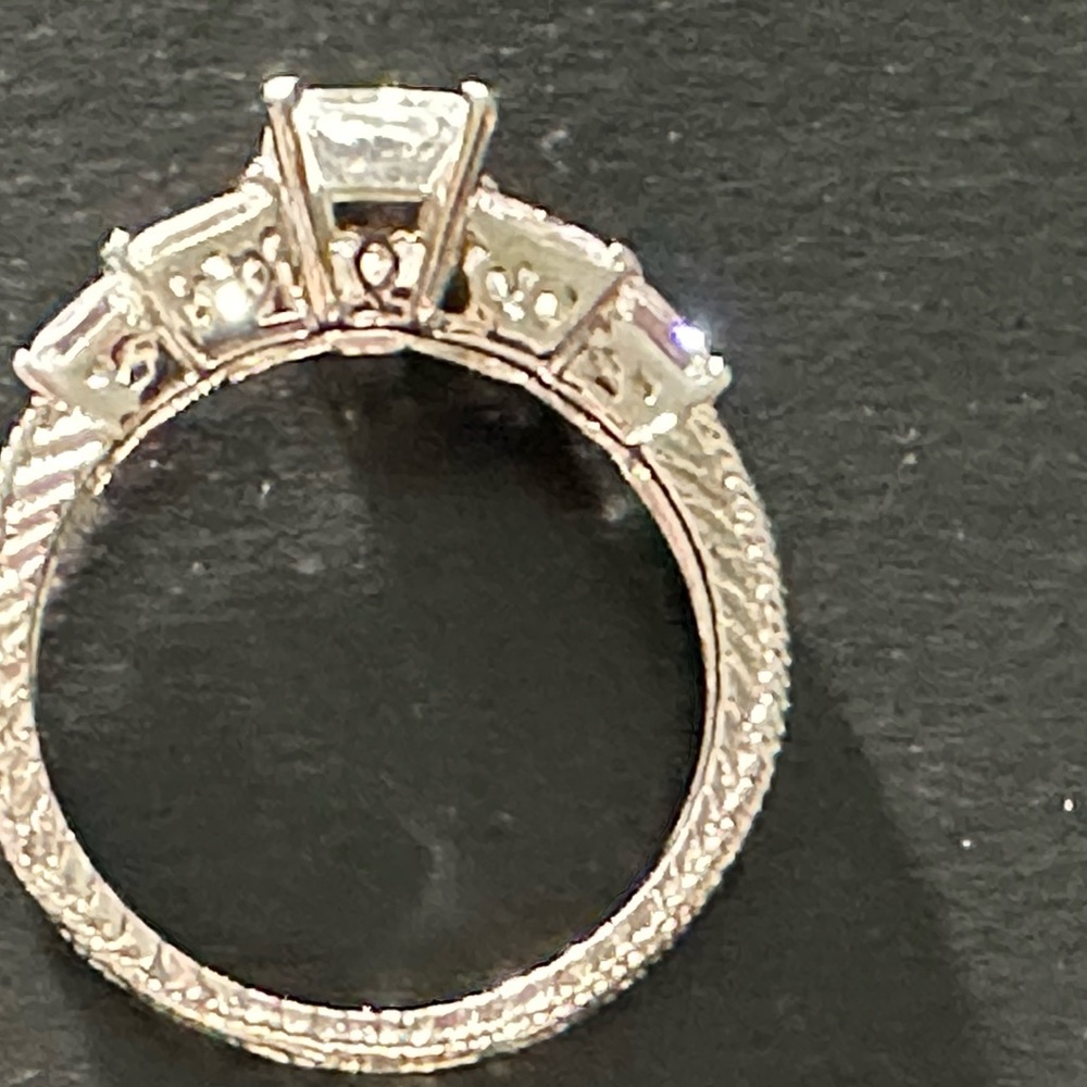 Gorgeous Sterling Silver & CZ Emerald Cut Diamond Ring - Picture 6 of 10